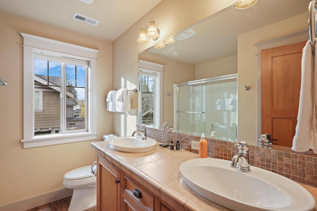 Photo of Bathroom in River Terrace