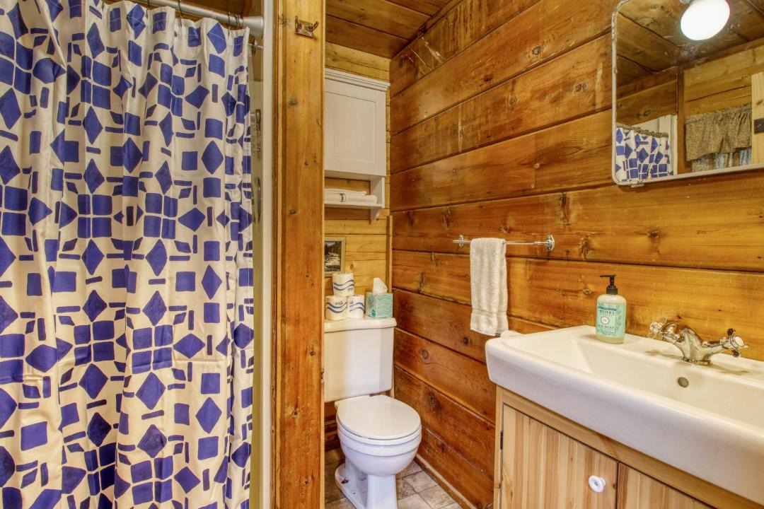 Photo of Bathroom in Leavenworth