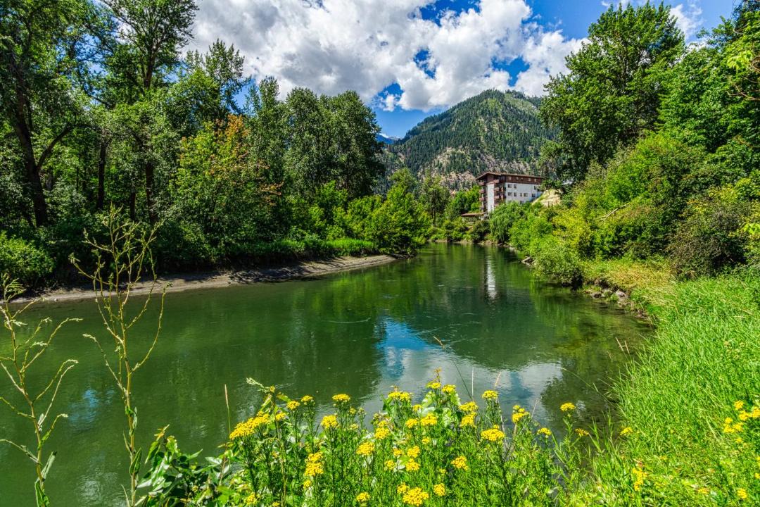 Photo of Others in Downtown Leavenworth