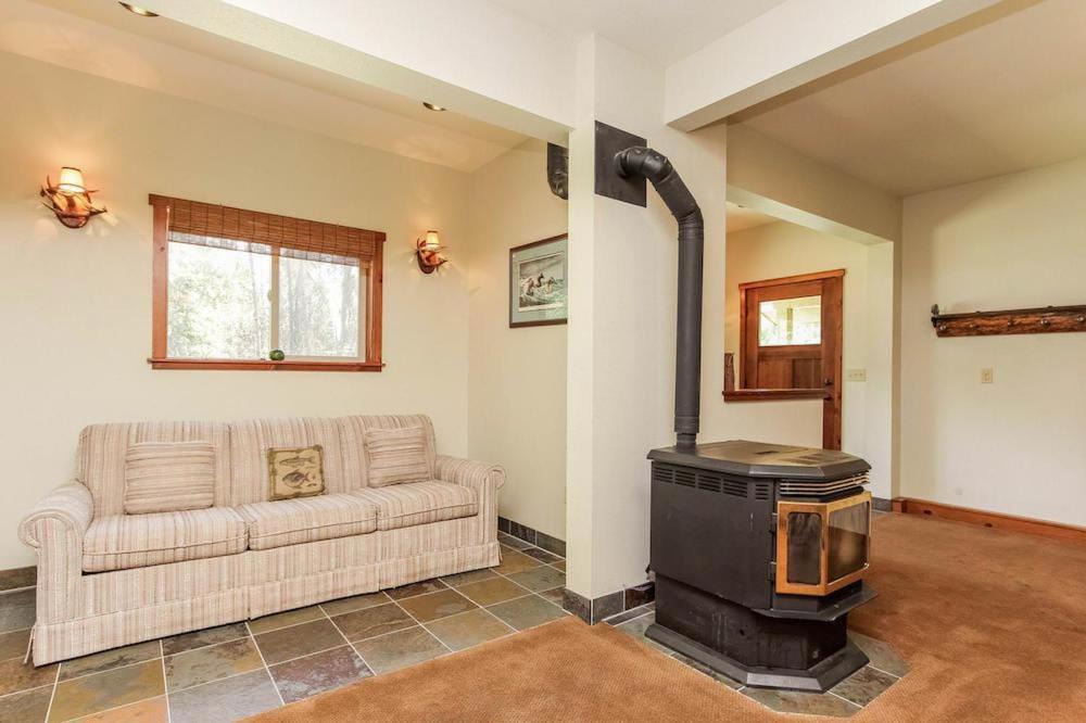Photo of Livingroom in Donnelly