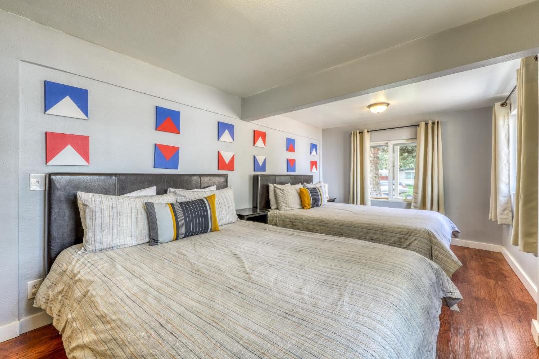 Photo of Bedroom in Depot Bench