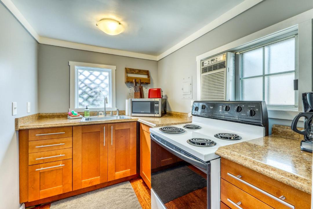 Photo of Kitchen in Depot Bench