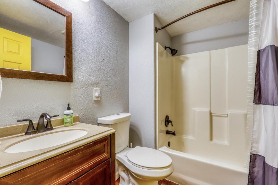 Photo of Bathroom in Depot Bench