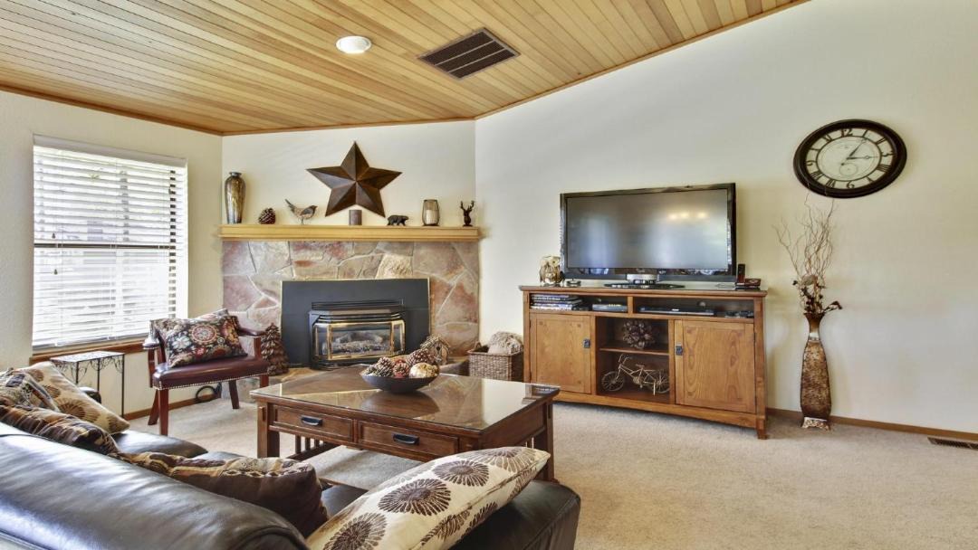 Photo of Livingroom in Sunriver