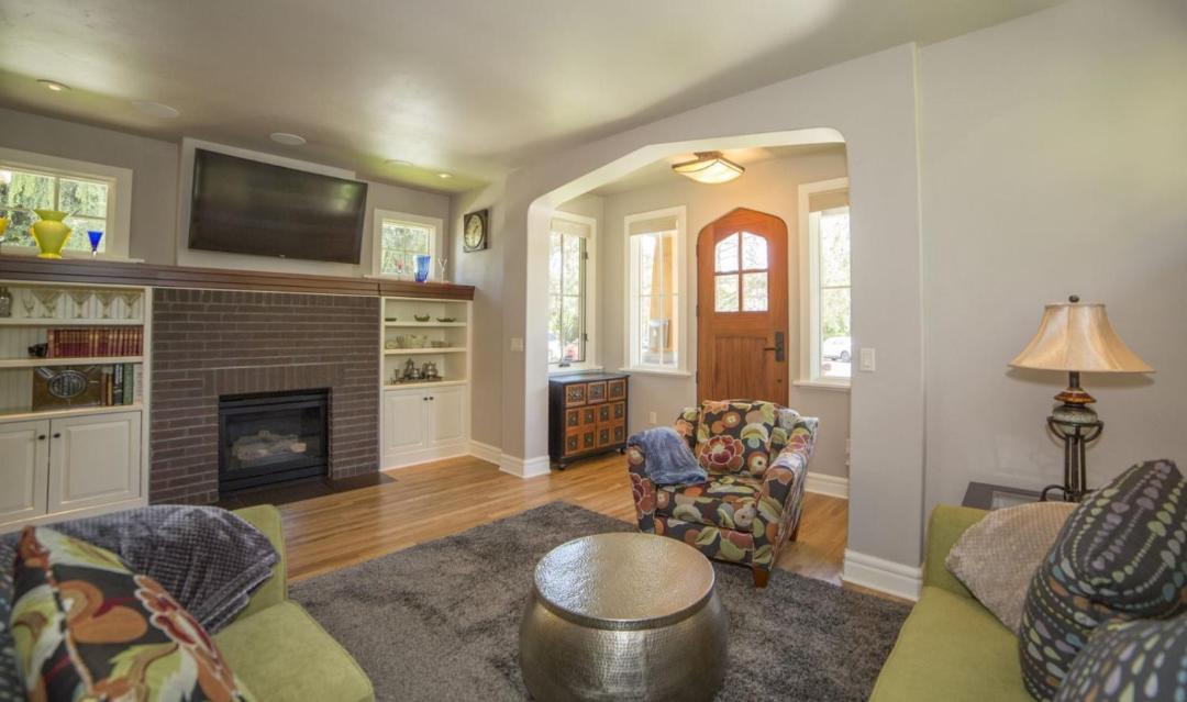 Photo of Livingroom in River Terrace