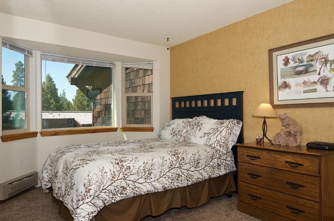 Photo of Bedroom in Island Park