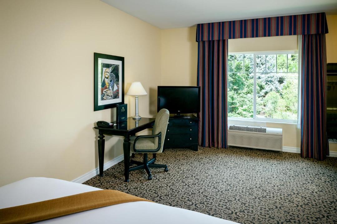 Photo of Bedroom in Historic Downtown District
