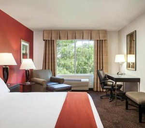 Holiday Inn The River Ihg Hotel 