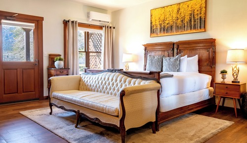 Elite Room