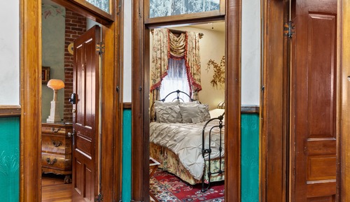 Deluxe Suite, 2 Bedrooms, Balcony, Mountain View