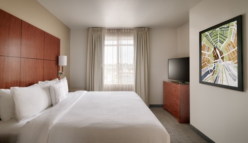 Suite, 2 Bedrooms (Hearing Accessible)