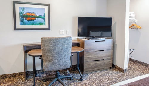 Room, 2 Queen Beds (With Recliner)