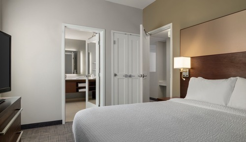 Suite, 2 Bedrooms (Hearing Accessible)