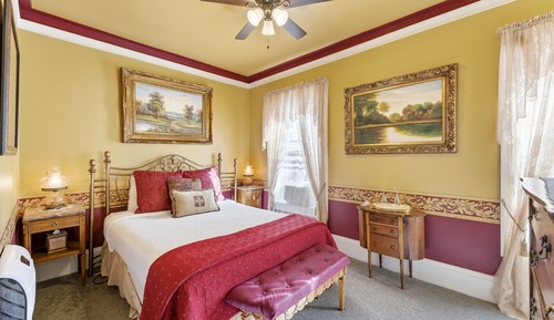 Gold Room