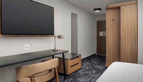 Room, 1 King Bed, Mobility Accessible (Roll-in Shower)