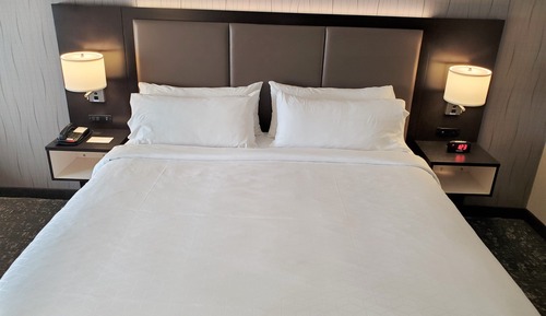 Standard Room, 1 King Bed