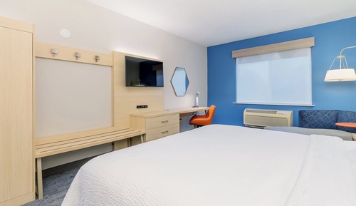 Standard Room, 1 King Bed