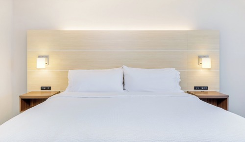 Standard Room, 1 King Bed (Leisure)