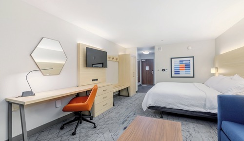 Suite, 1 King Bed, Accessible Bathtub (Mobility, Accessible Tub)
