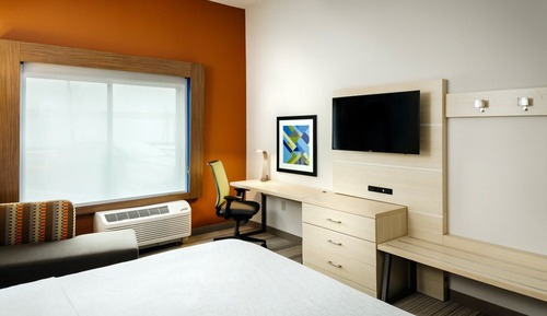 Standard Room, 1 King Bed, Roll-in Shower (Mobility, Roll-In Shower)