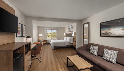 Suite, 1 King Bed, Mobility Accessible, Non Smoking