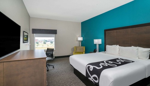Deluxe Room, 1 King Bed, Accessible, Non Smoking (Mobility Accessible)