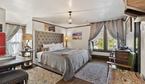 202 King Historical Suite Mountain View.