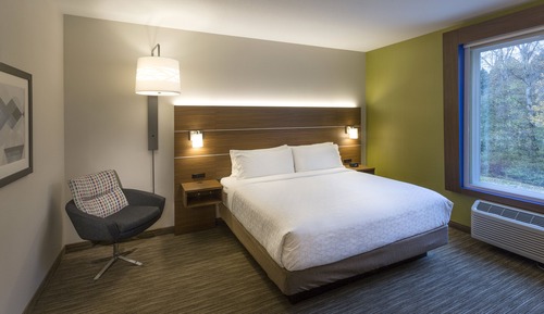Standard Room, 1 Queen Bed, Accessible Bathtub, Non Smoking (Communications, Accessible Tub)