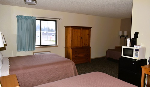 Triple Room, Multiple Beds
