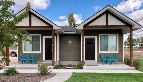House (2 Bedrooms)