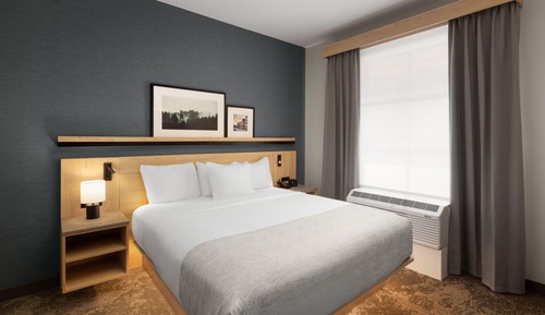 Suite, 1 King Bed, Non Smoking