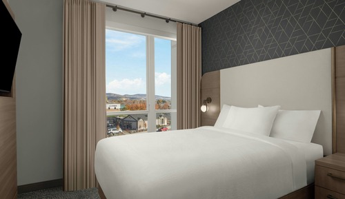 Suite, 1 Bedroom, Smoking (Mobility Accessible, Tub)