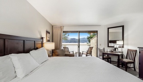 Executive Suite, Kitchen, Oceanfront