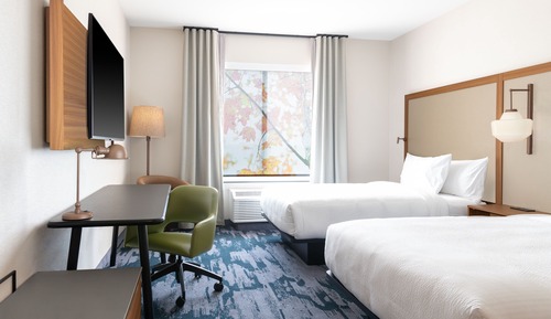 Room, 2 Queen Beds, Hearing Accessible, Golf View (Accessible Bathtub)
