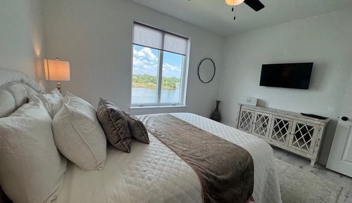 Signature Condo, 1 King Bed, Pool Access, River View