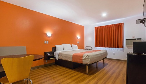 Standard Room, 1 Queen Bed, Non Smoking
