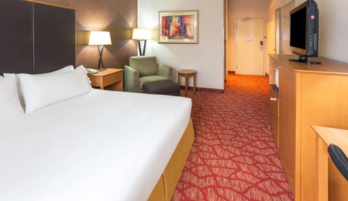 Standard Room, 1 King Bed (Communication, Roll-In Shower)