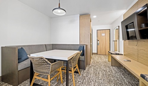 Deluxe Family Suite