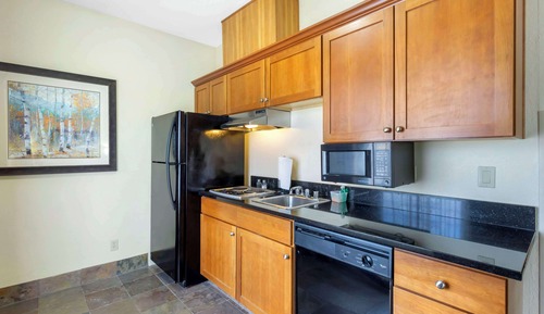 Suite, 1 King Bed, Non Smoking, Kitchenette