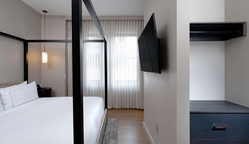 Room, 1 Bedroom (Mobility & Hearing, Roll-in Shower)