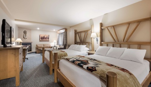 Suite, 2 Queen Beds, Non Smoking, Fireplace (Larger Room)
