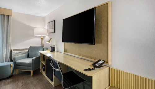 Standard Room, 2 Queen Beds, Accessible, Refrigerator & Microwave (Walk-in Shower)