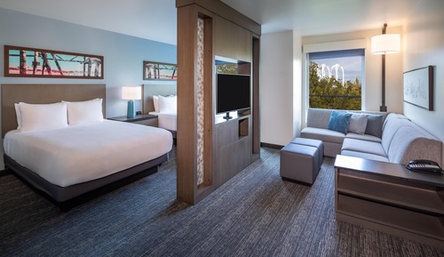 Studio, Multiple Beds (Space Needle View)