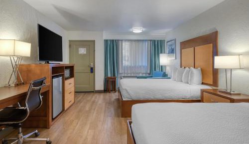 Queen Room with Two Queen Beds - Pet Friendly/Non-Smoking