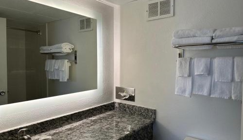 Queen Suite with Two Queen Beds - Non-Smoking
