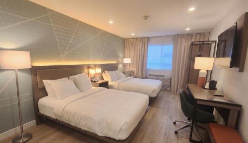Quadruple Room with Two Queen Beds - Non Smoking
