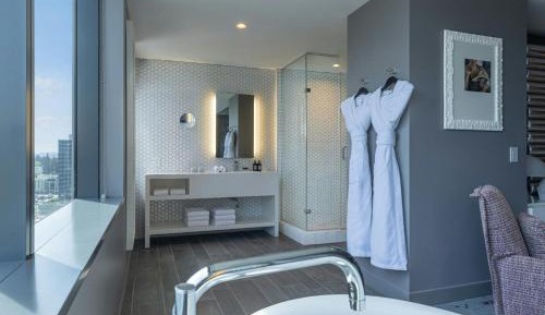 Marvelous, Suite, 1 King, City view