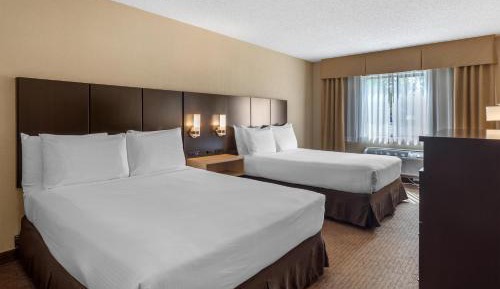 Queen Room with Two Queen Beds - Non-Smoking