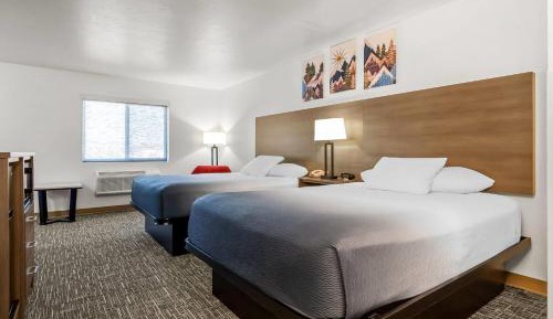 Two Queen Bed Queen Family Suite - Non-Smoking