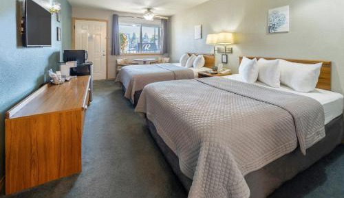 Queen Room with Two Queen Beds - Non-Smoking